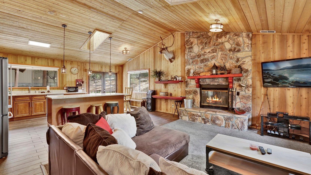 Photo of Livingroom in Fox Farm