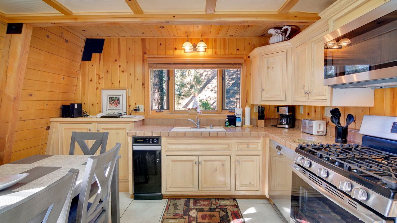 Photo of Kitchen in Summit Estates