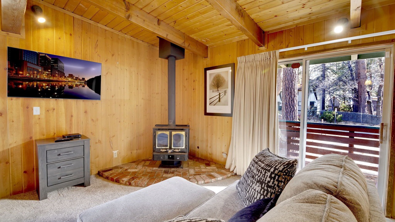 Photo of Livingroom in Summit Estates