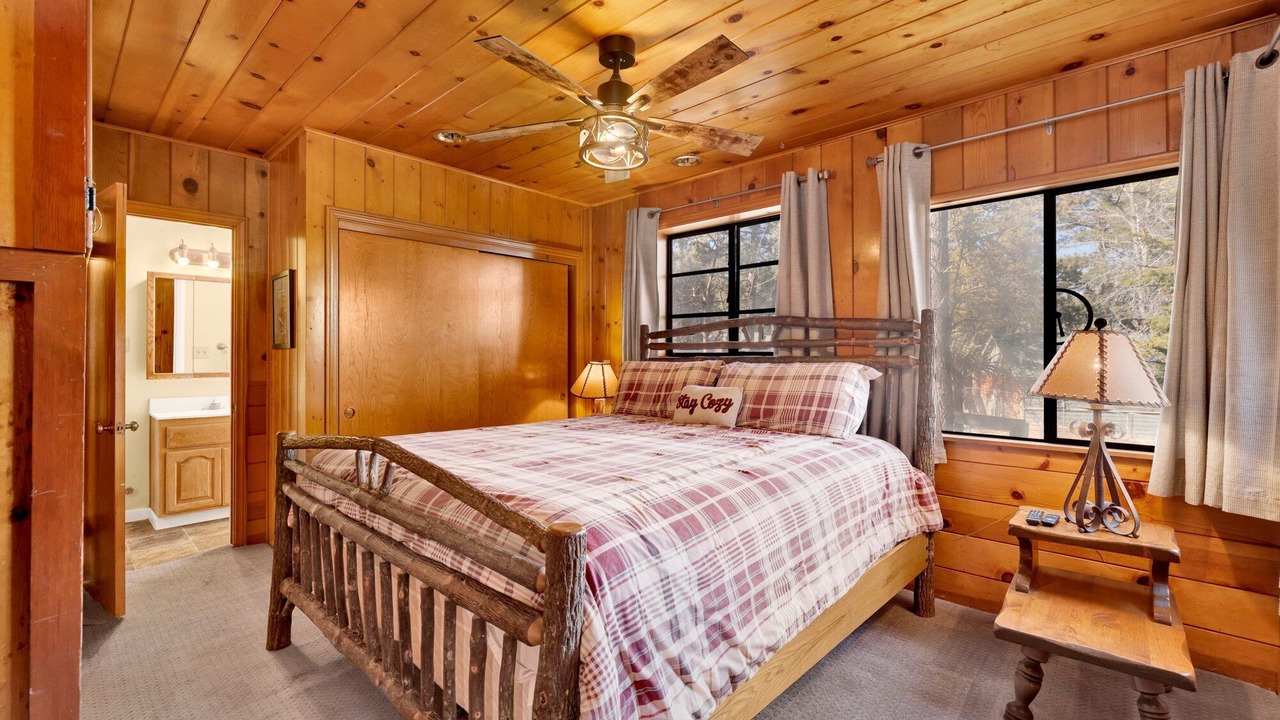 Photo of Bedroom in Big Bear Lake