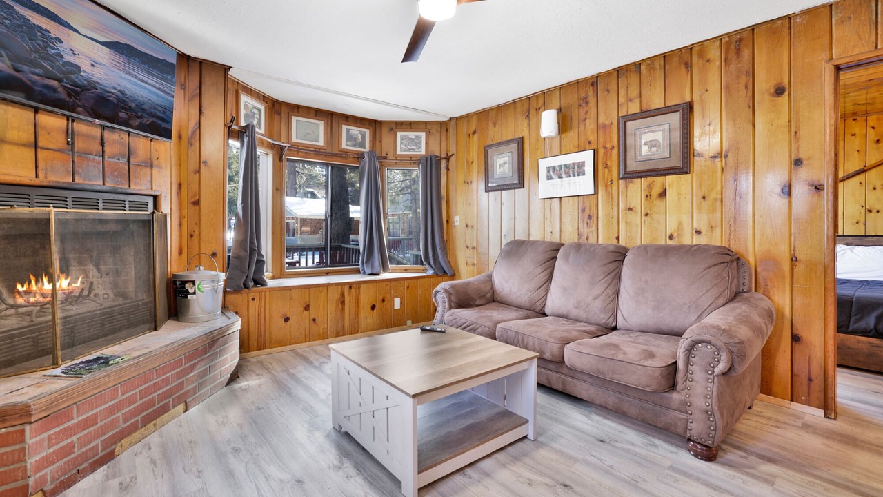Photo of Livingroom in Big Bear Lake