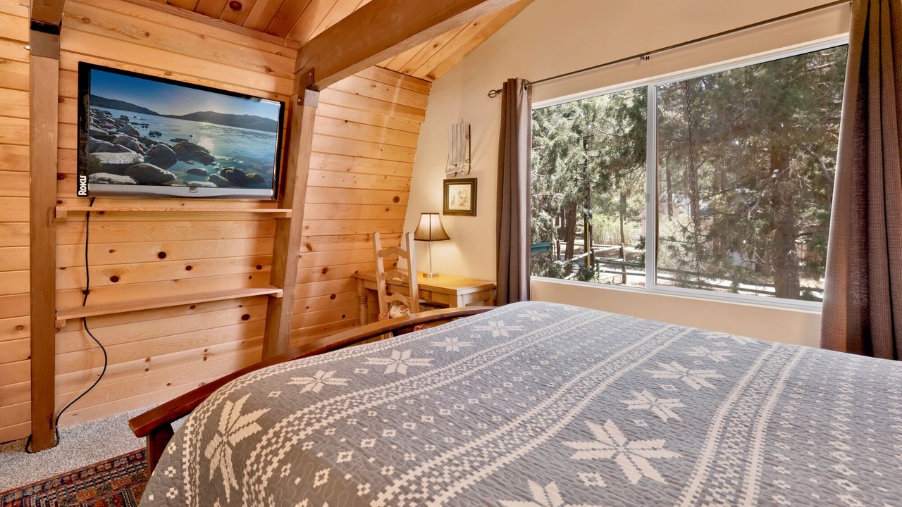 Photo of Bedroom in Moonridge