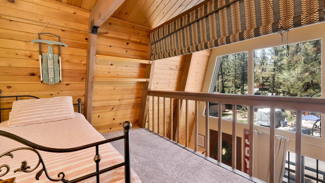 Photo of Bedroom in Moonridge