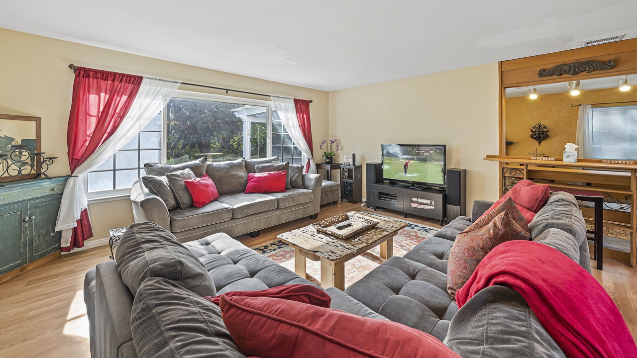 Photo of Livingroom in Westside Costa Mesa