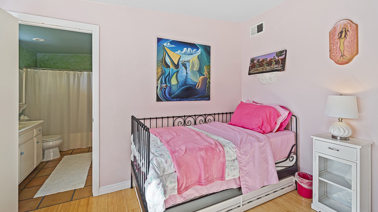 Photo of Bedroom in Westside Costa Mesa