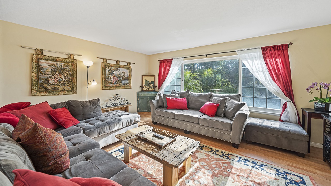 Photo of Livingroom in Westside Costa Mesa