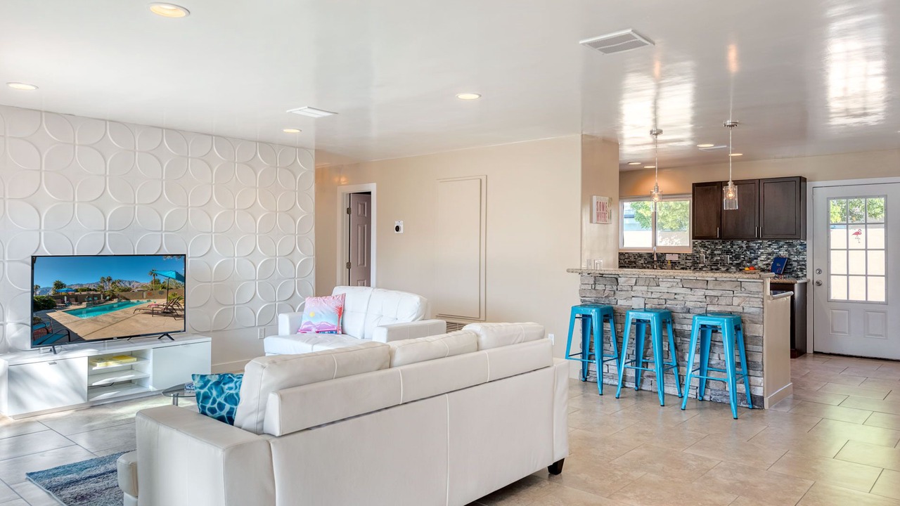 Photo of Livingroom in Desert Park Estates