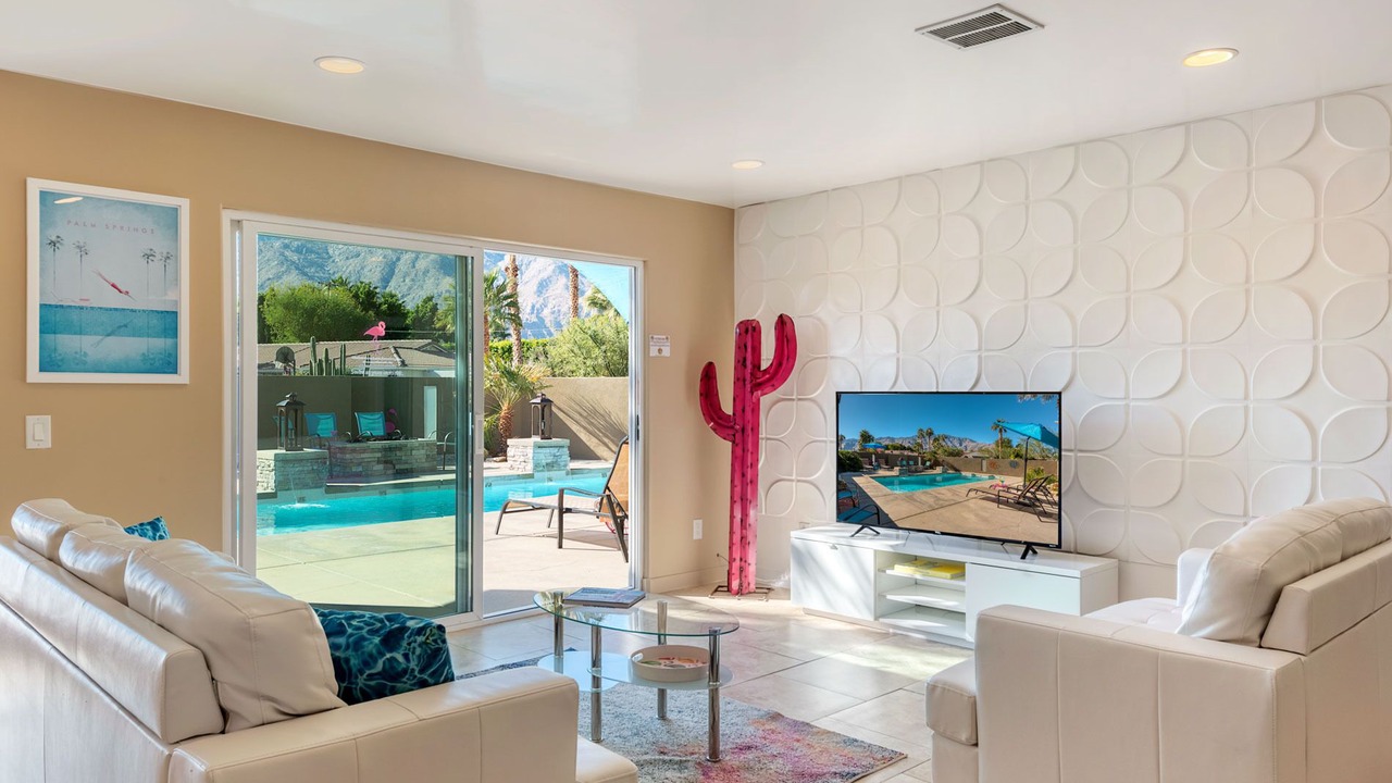 Photo of Livingroom in Desert Park Estates