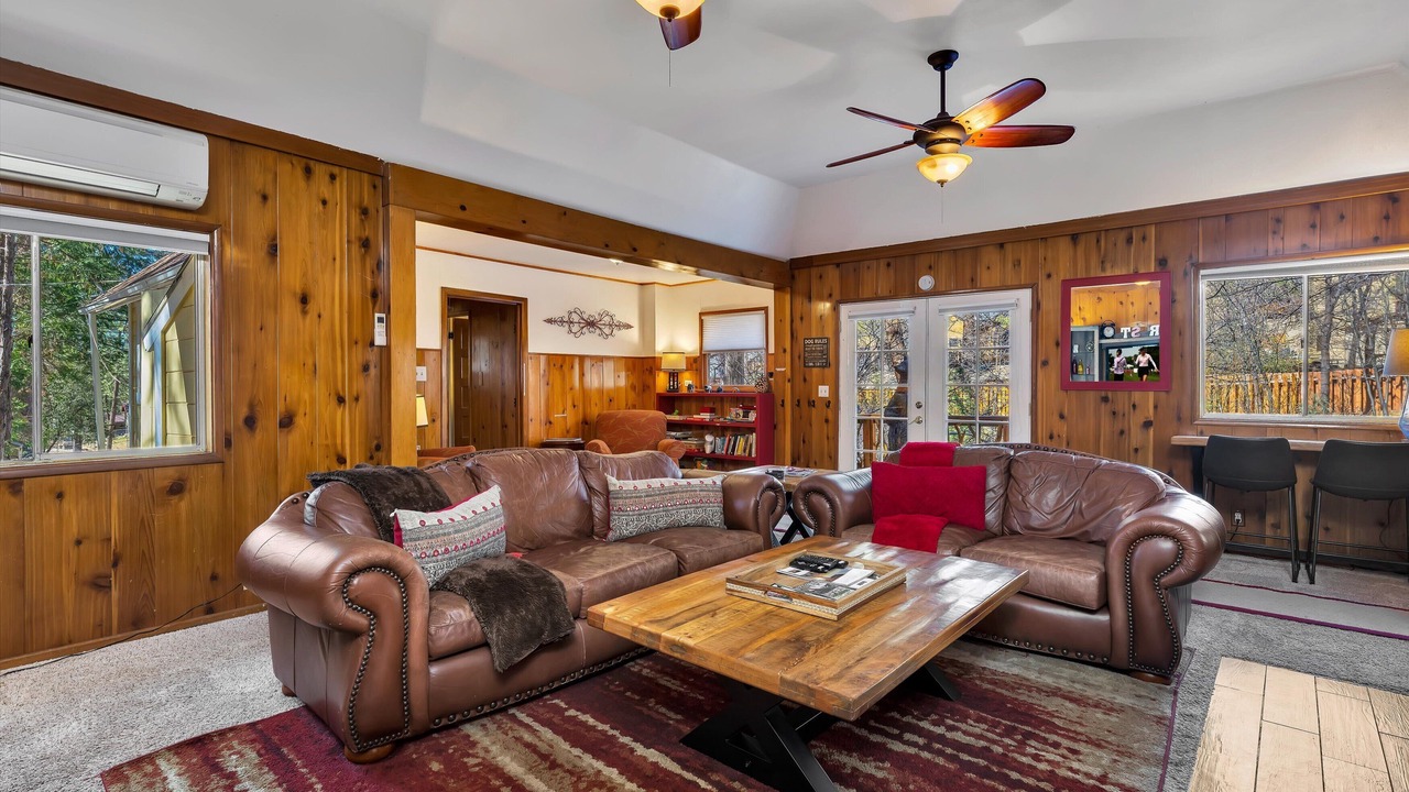 Photo of Bedroom in Idyllwild