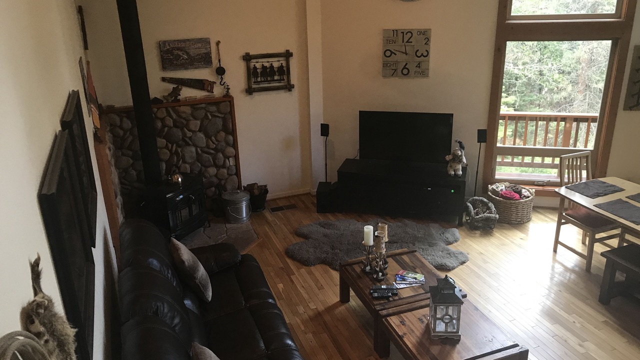 Photo of Livingroom in Phoenix Lake-Cedar Ridge