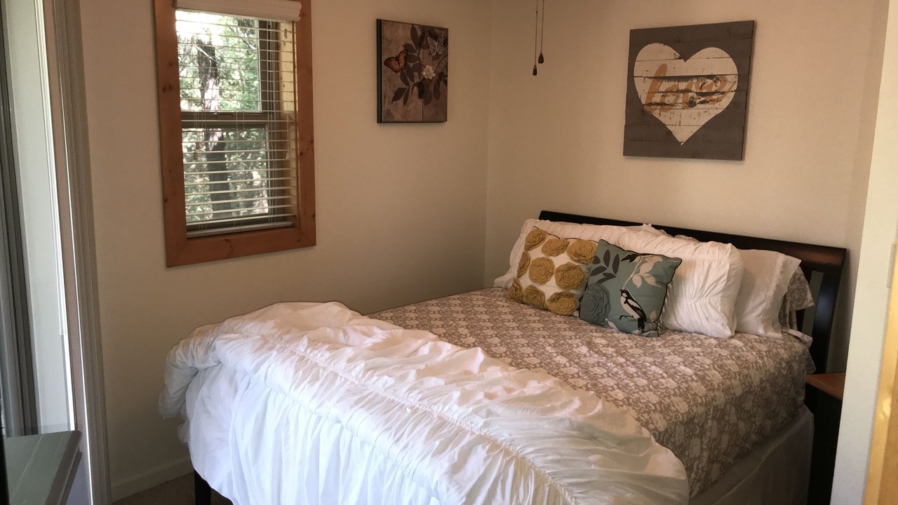 Photo of Bedroom in Phoenix Lake-Cedar Ridge