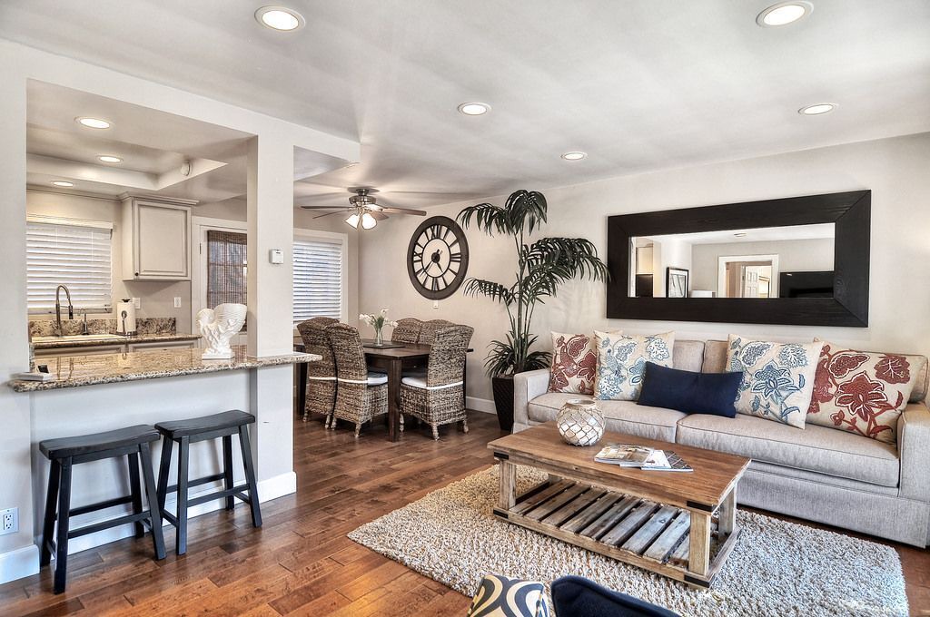 Photo of Livingroom in Corona del Mar