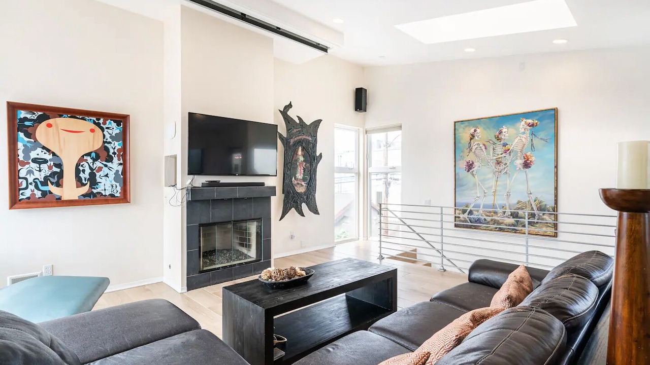 Photo of Livingroom in Venice Canals