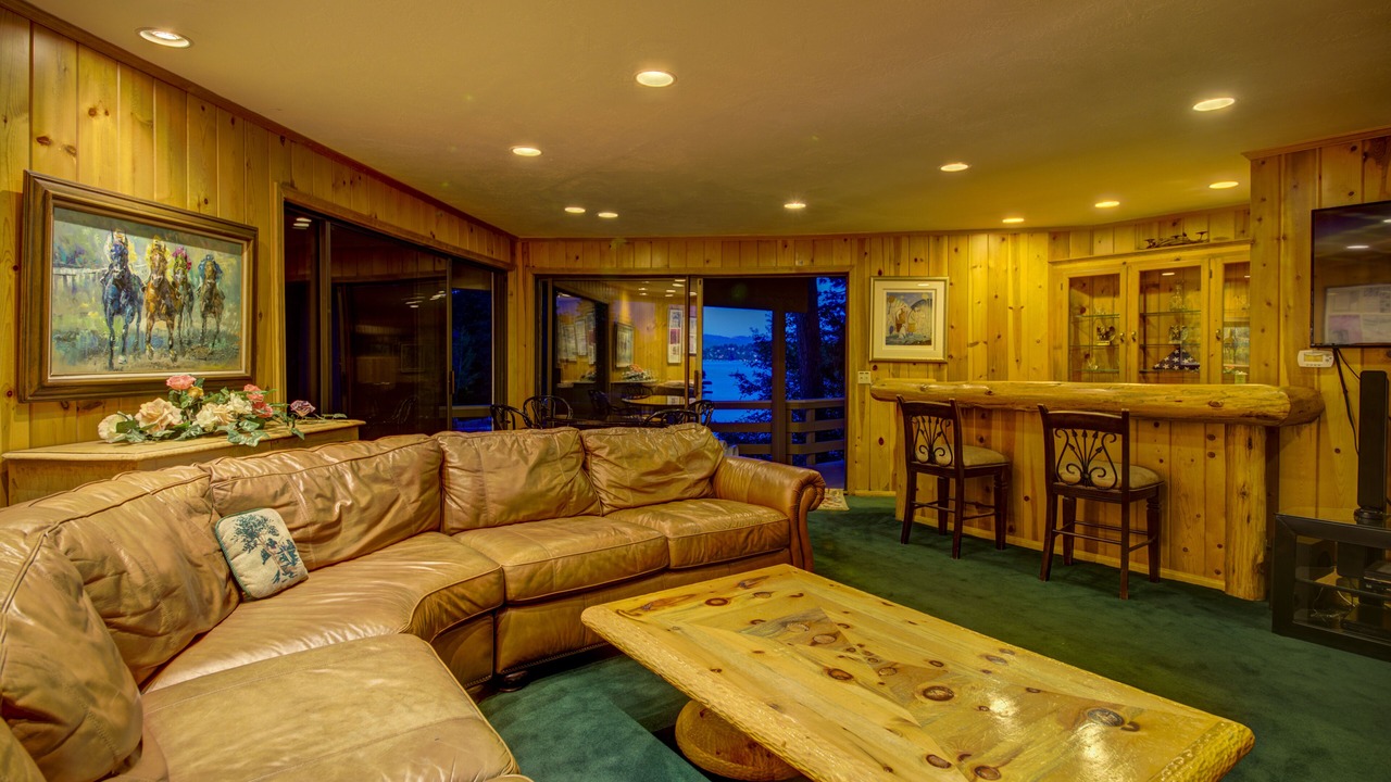 Photo of Bedroom in Blue Jay