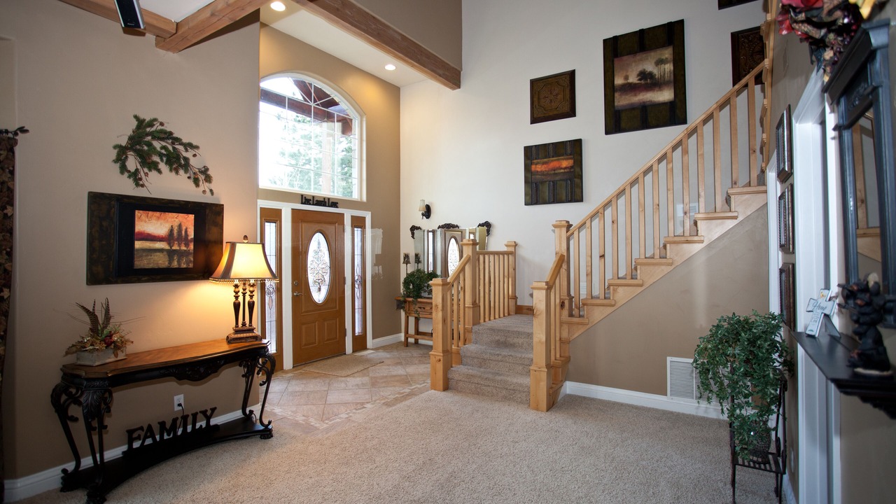 Photo of Bedroom in Lake Arrowhead