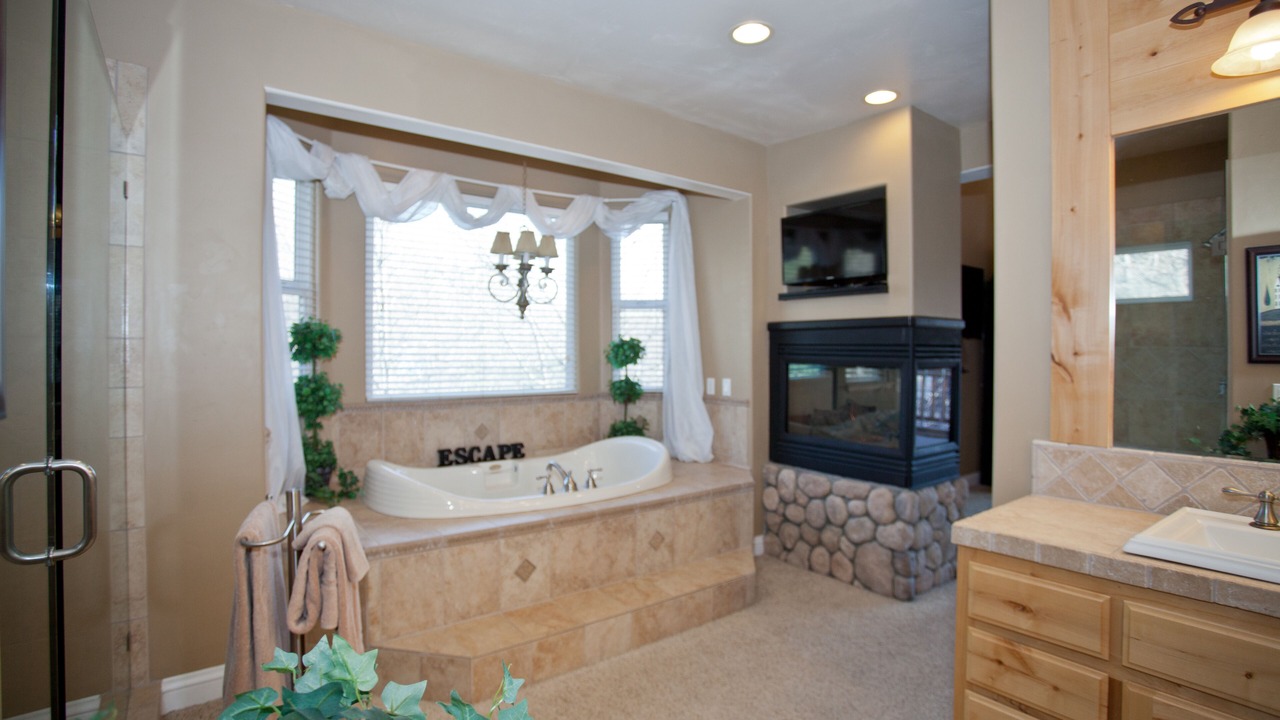 Photo of Livingroom in Lake Arrowhead