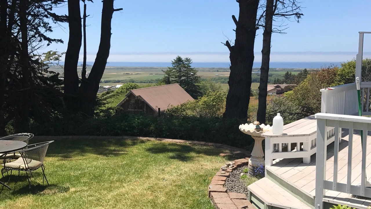 Photo of Patio Balcony in McKinleyville