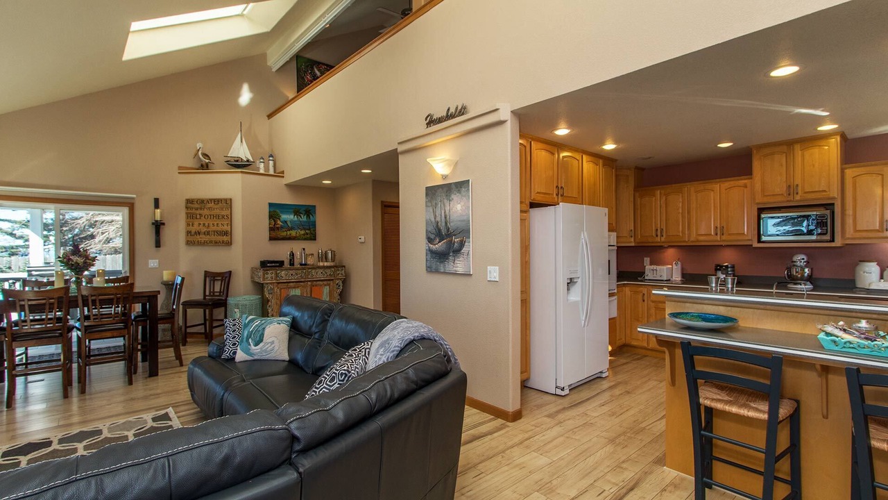 Photo of Livingroom in McKinleyville