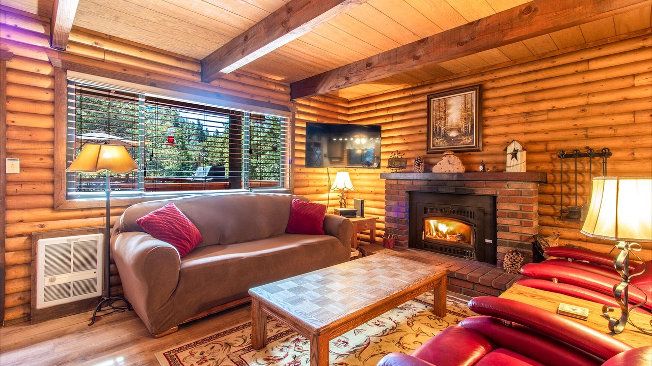 Photo of Bedroom in Idyllwild