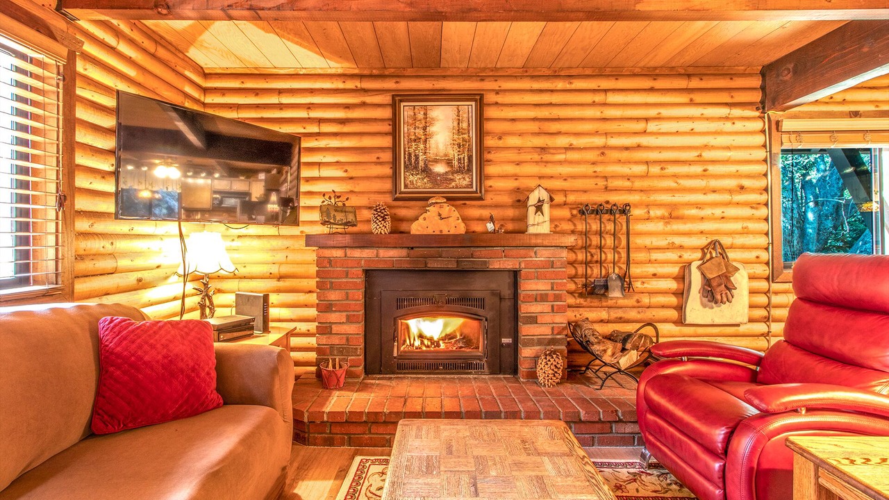 Photo of Bedroom in Idyllwild