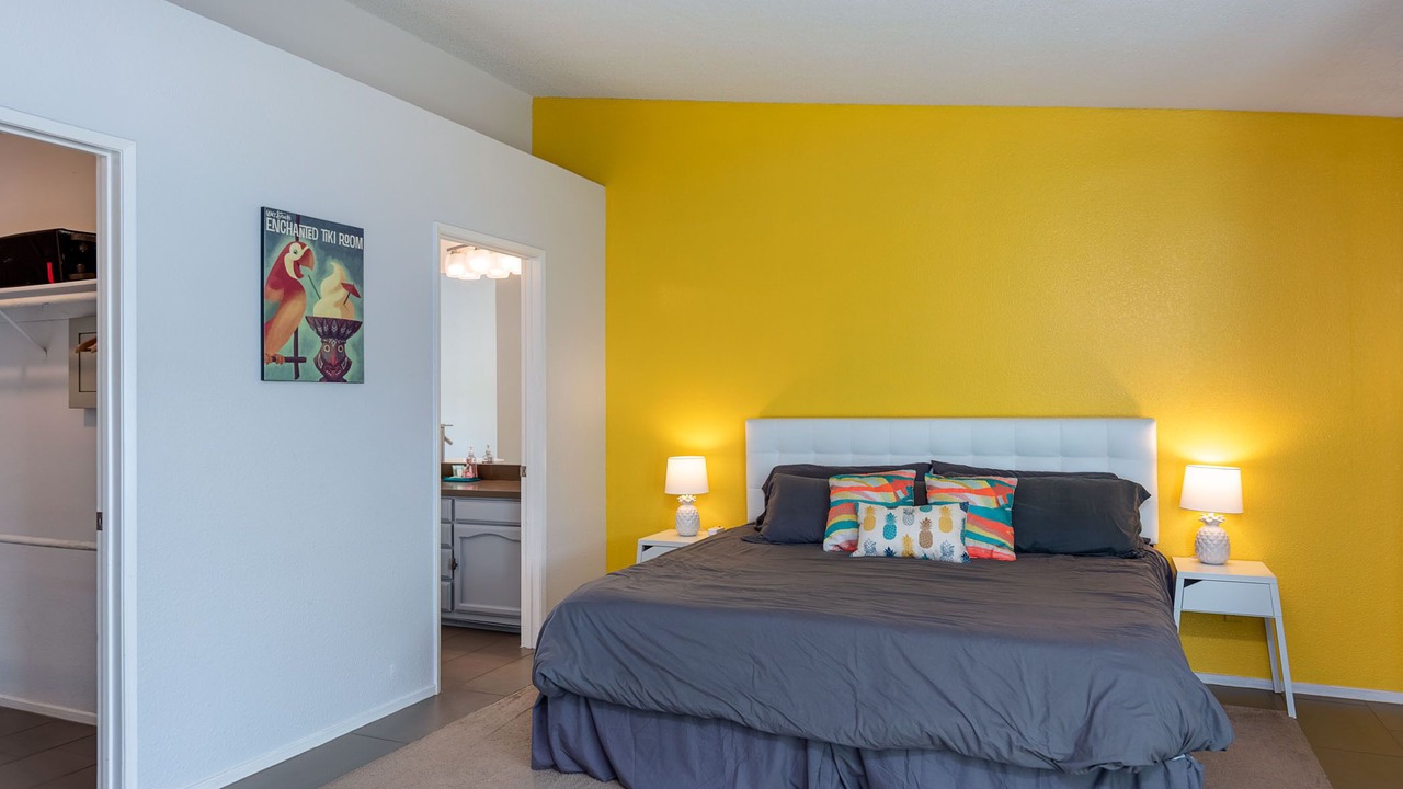 Photo of Bedroom in Racquet Club West