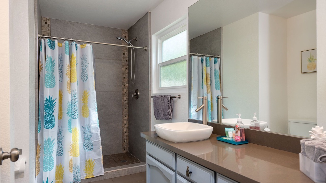 Photo of Bathroom in Racquet Club West
