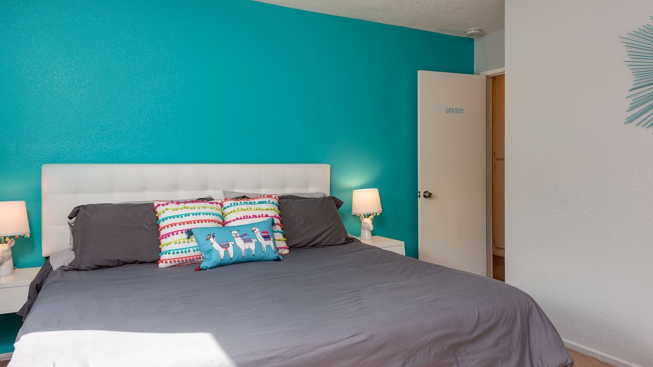 Photo of Bedroom in Racquet Club West