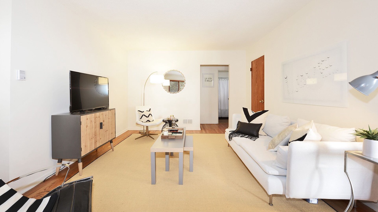 Photo of Livingroom in Beachwood Canyon