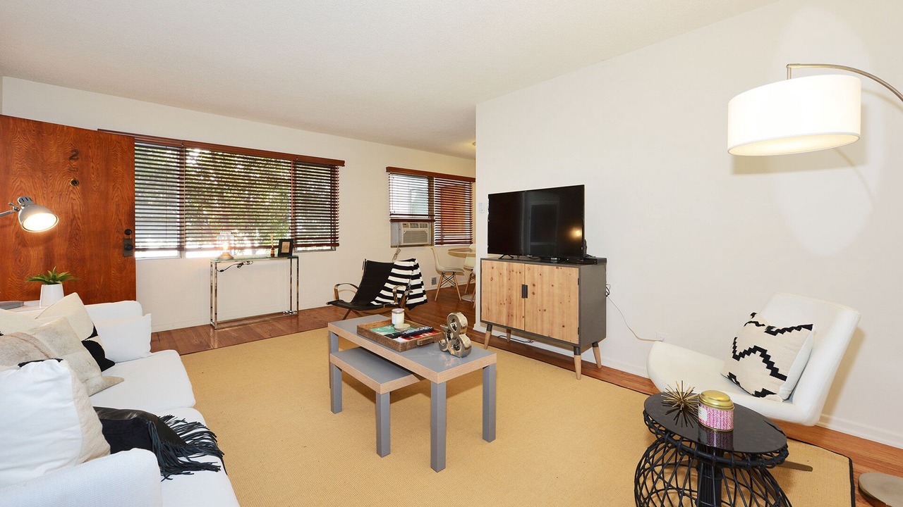 Photo of Livingroom in Beachwood Canyon