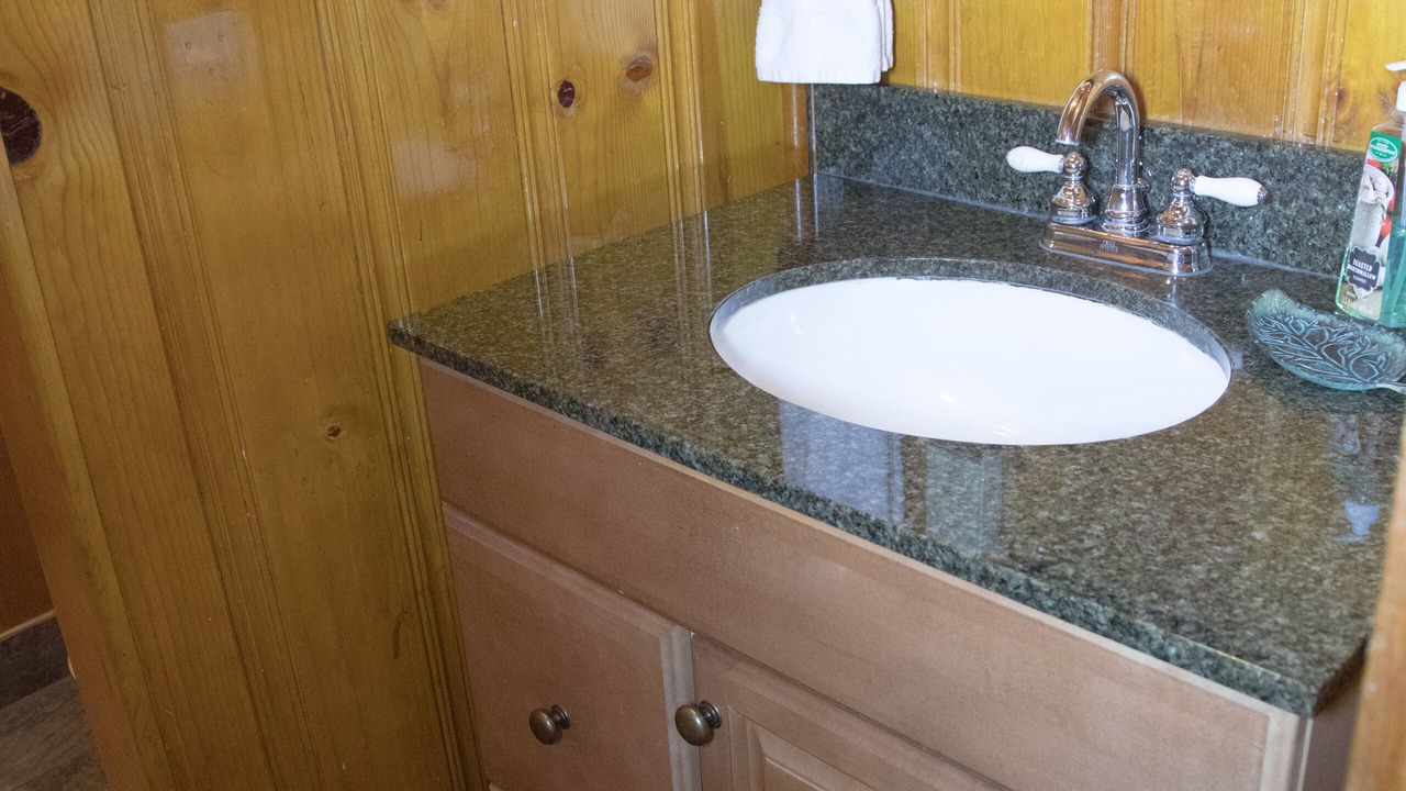Photo of Bathroom in Strawberry