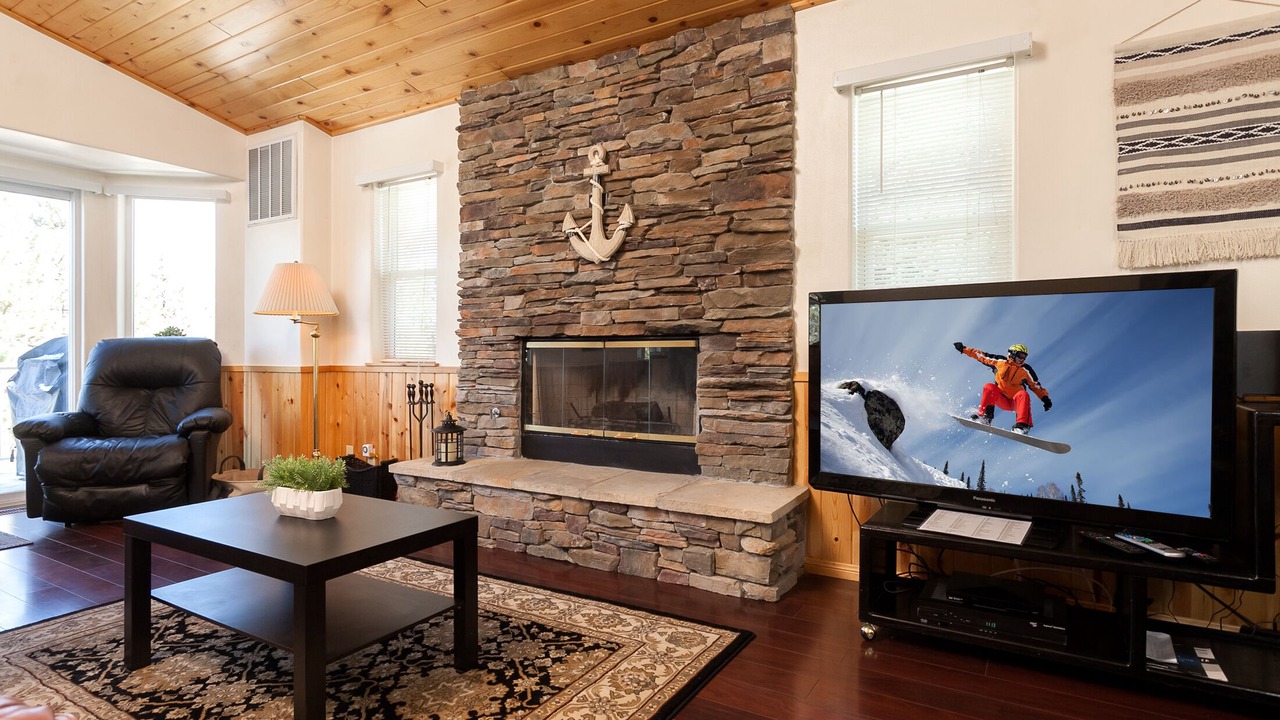 Photo of Bedroom in Big Bear Lake