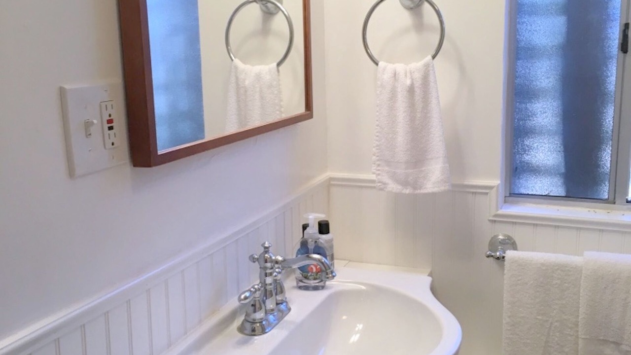 Photo of Bathroom in Golden Rectangle