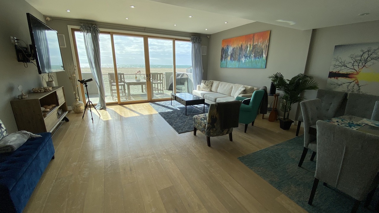 Photo of Livingroom in Silver Strand