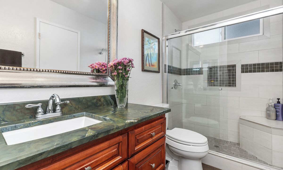 Photo of Bathroom in Lantern District