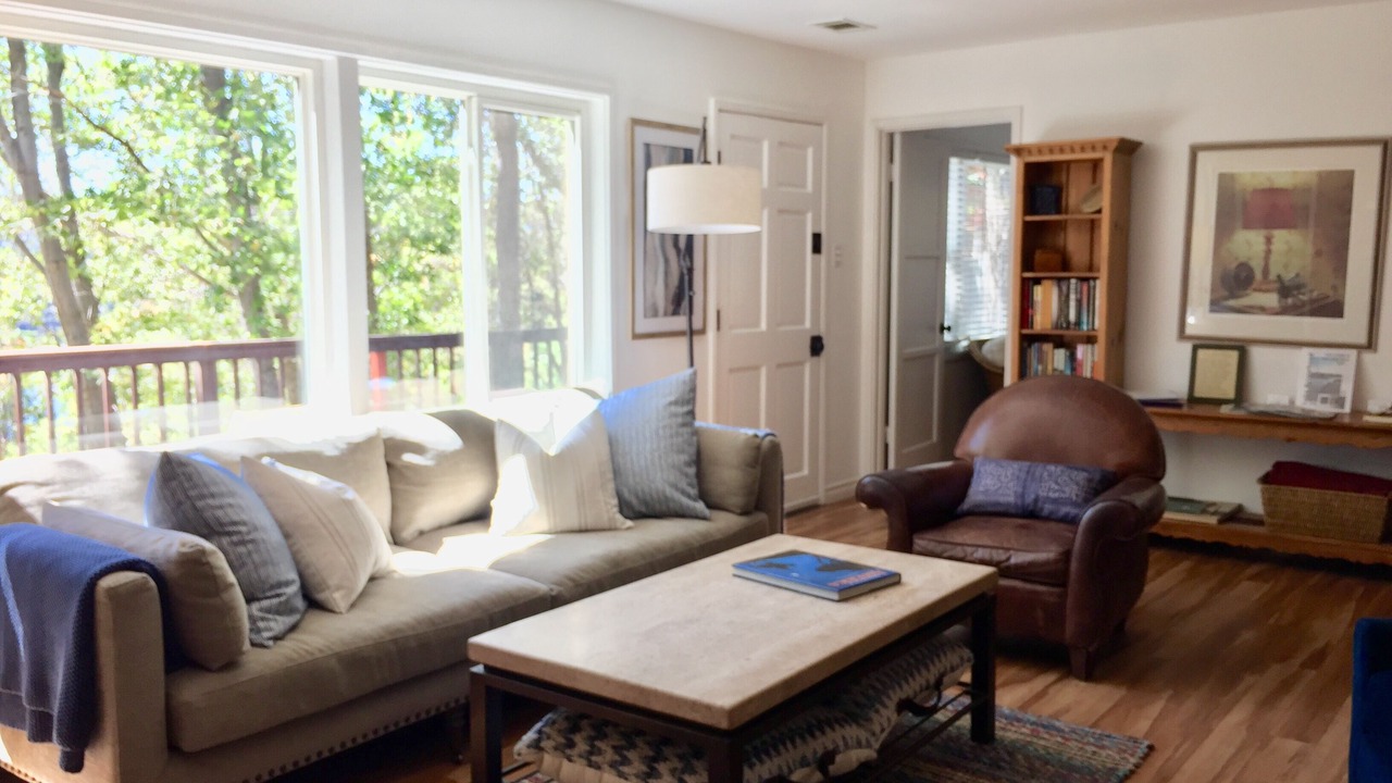 Photo of Livingroom in Lake Arrowhead
