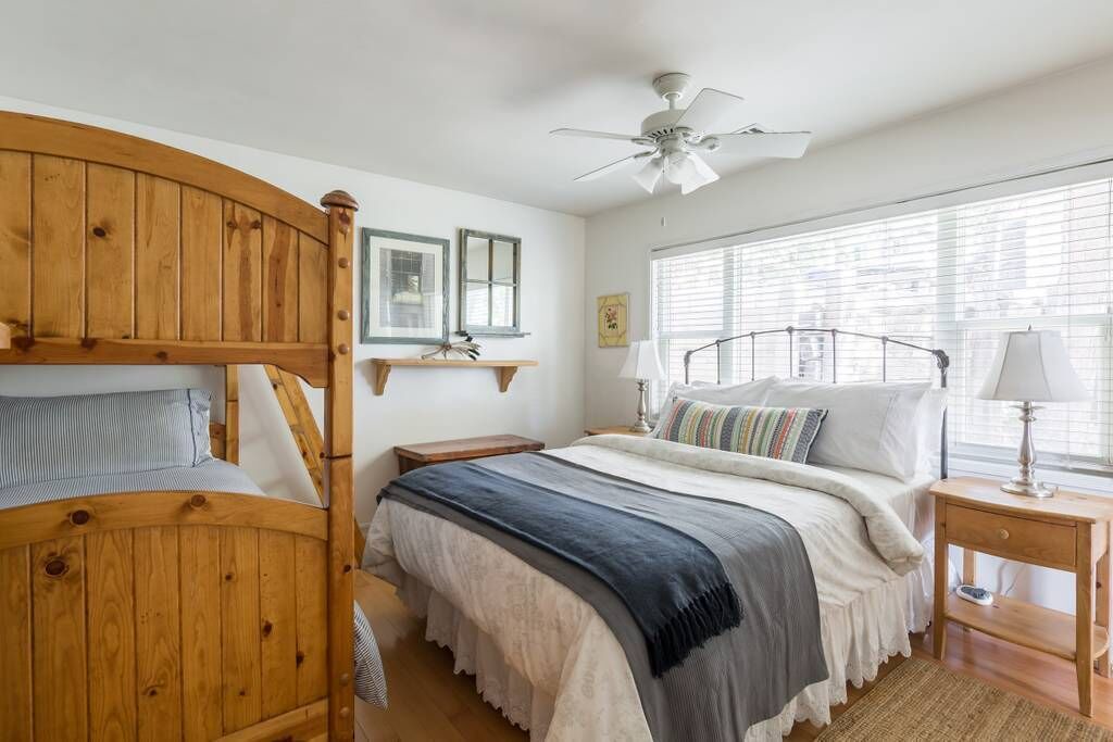 Photo of Bedroom in Lake Arrowhead