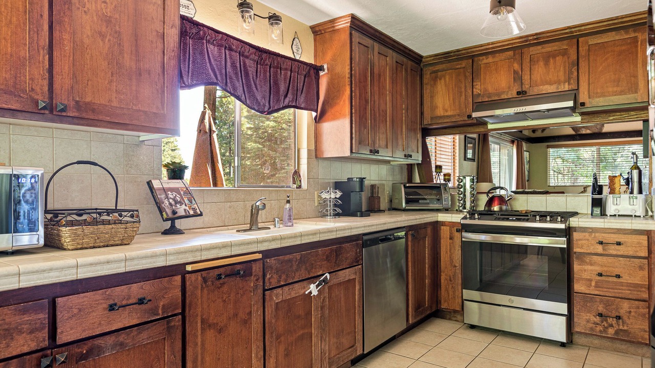 Photo of Kitchen in Arrowhead Villas