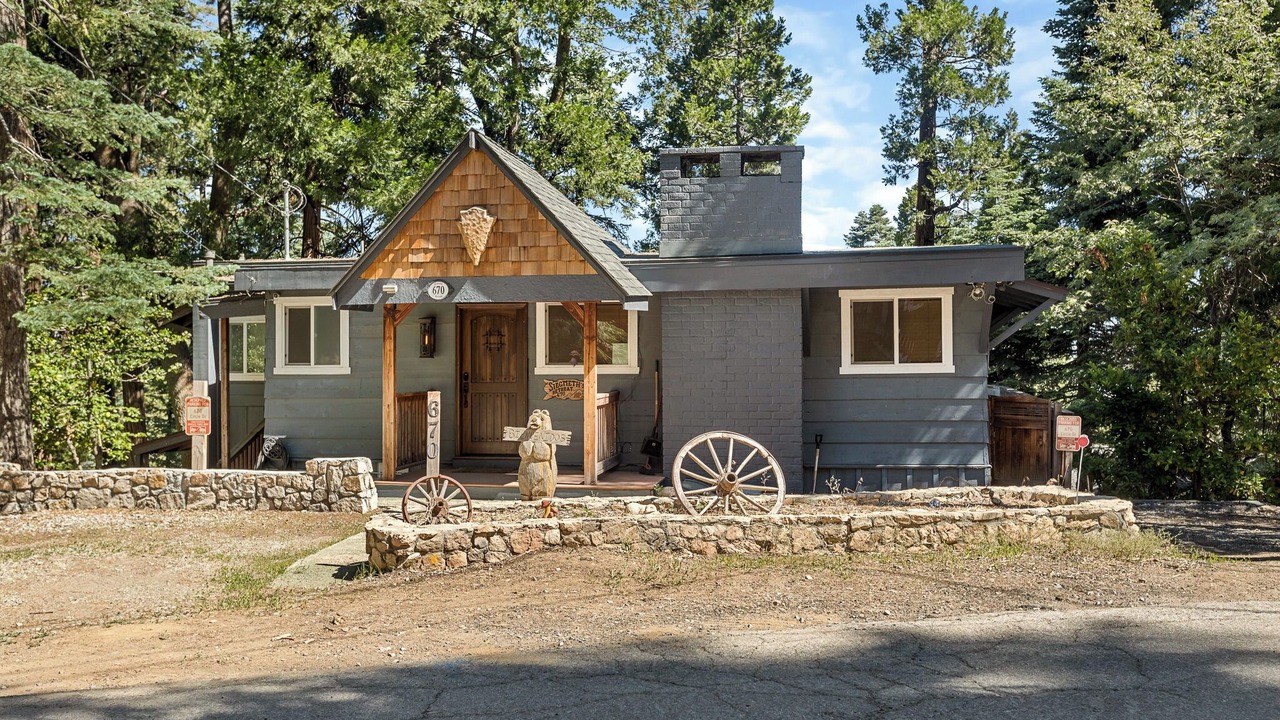 Photo of Outdoor in Arrowhead Villas