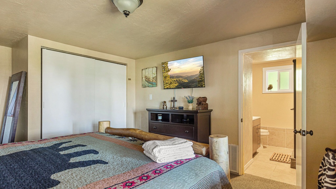 Photo of Bedroom in Arrowhead Villas
