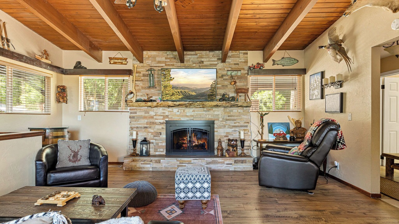Photo of Livingroom in Arrowhead Villas