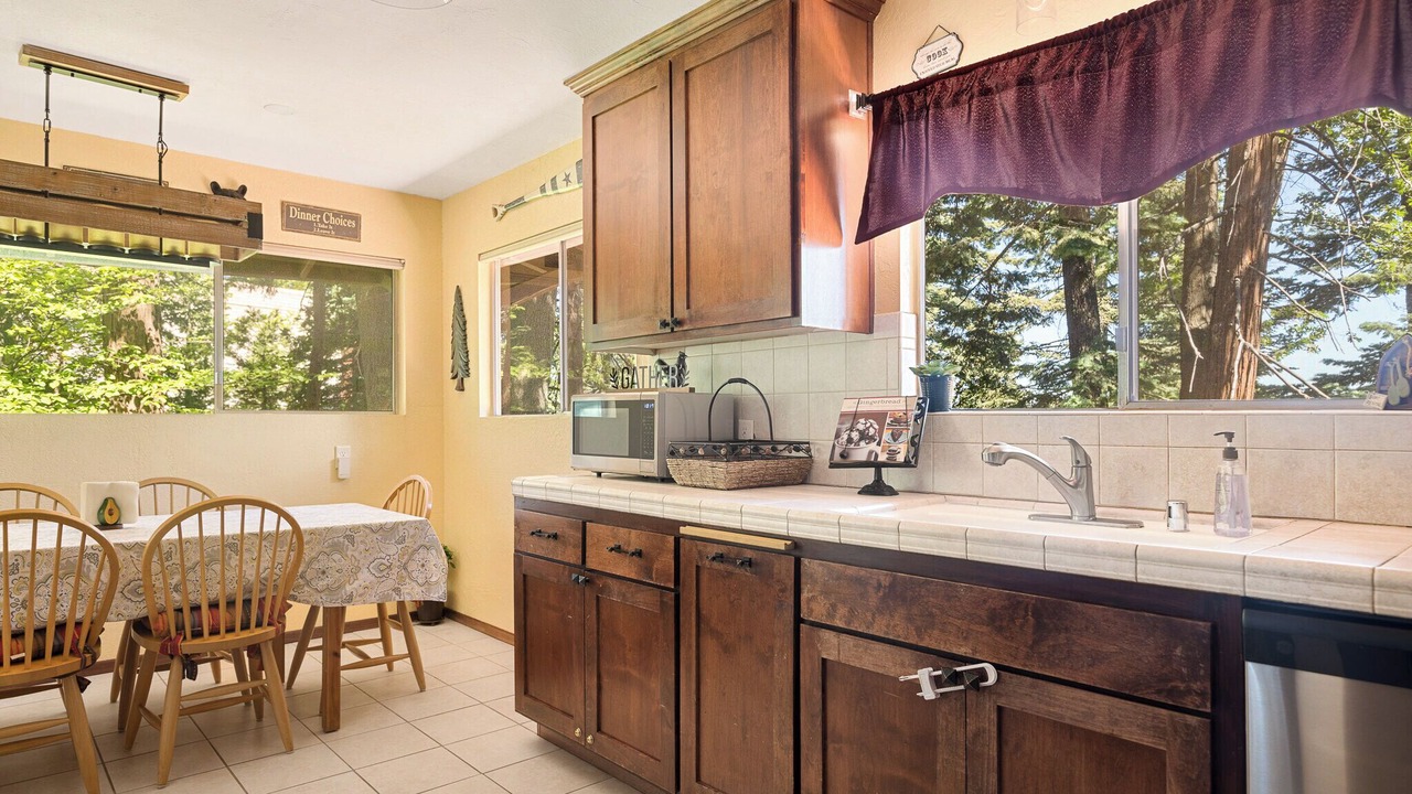 Photo of Kitchen in Arrowhead Villas