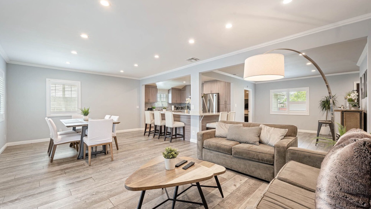 Photo of Livingroom in Lake Balboa