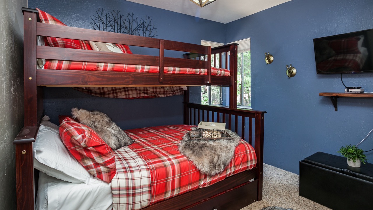 Photo of Bedroom in Mi-Wuk Village