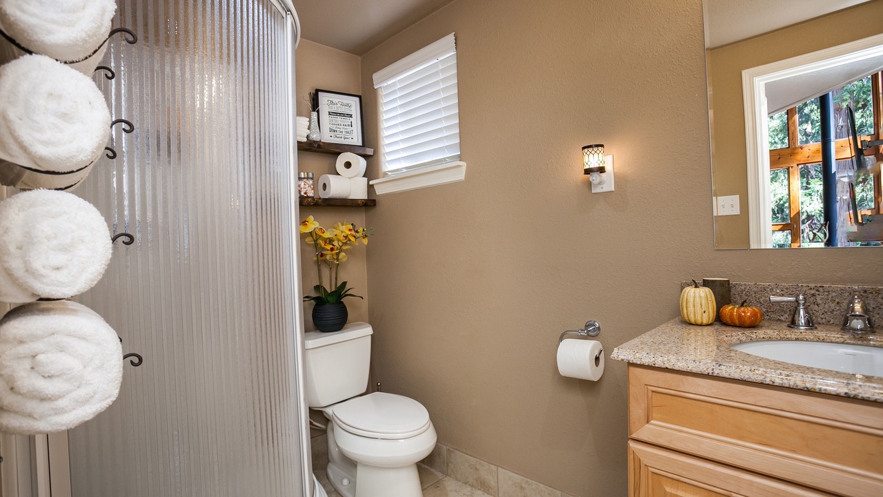 Photo of Bathroom in Mi-Wuk Village