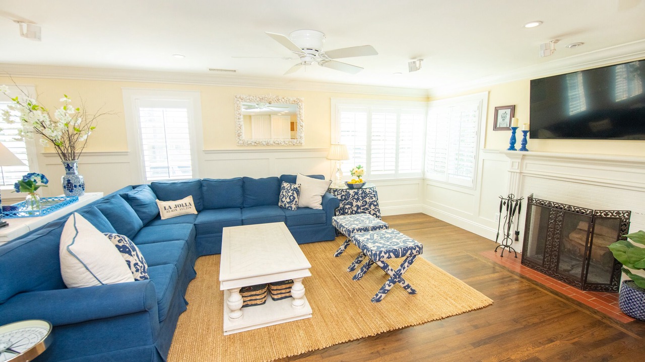 Photo of Livingroom in Beach Barber Tract