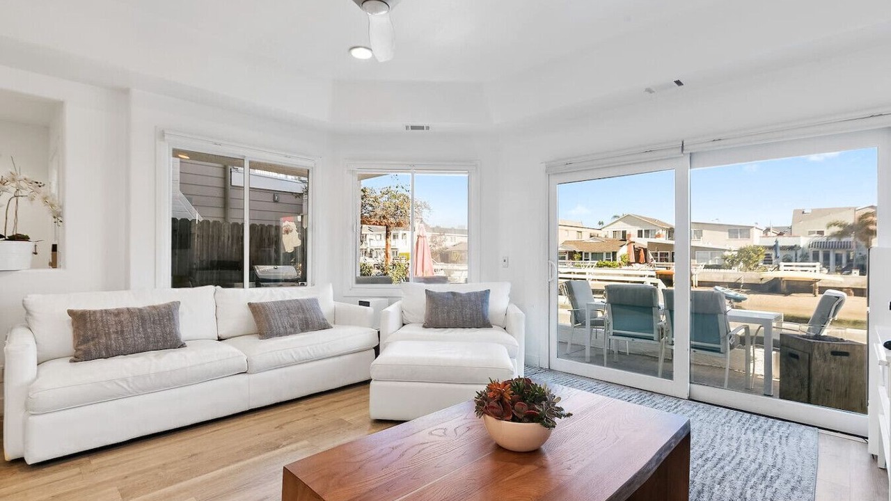 Photo of Livingroom in Balboa Island