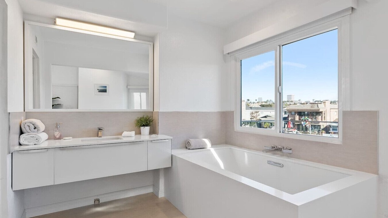 Photo of Bathroom in Balboa Island