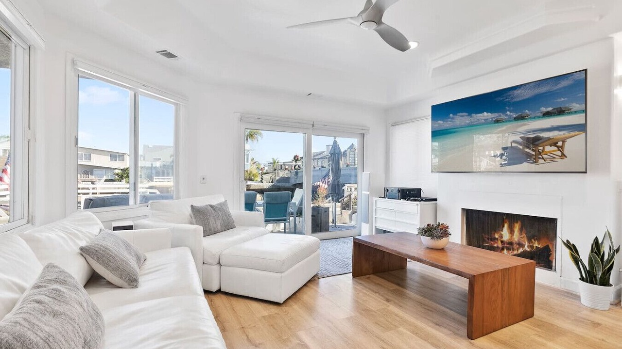 Photo of Livingroom in Balboa Island