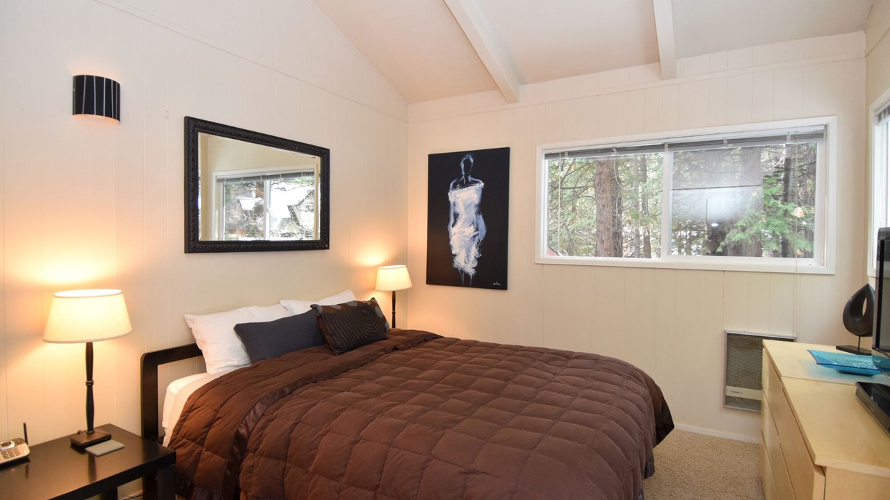 Photo of Bedroom in Glencoe