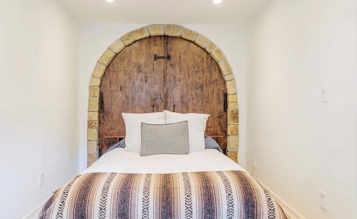 Photo of Bedroom in Hollywood